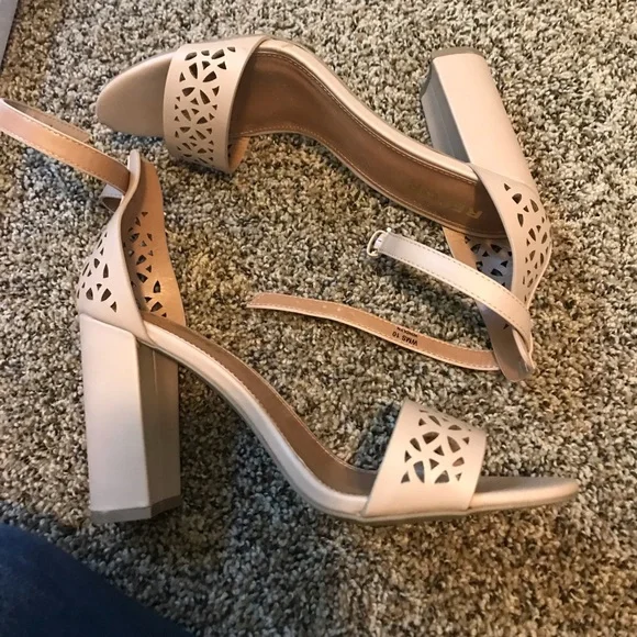 Nude Report Block Heels - Picture 1 of 4